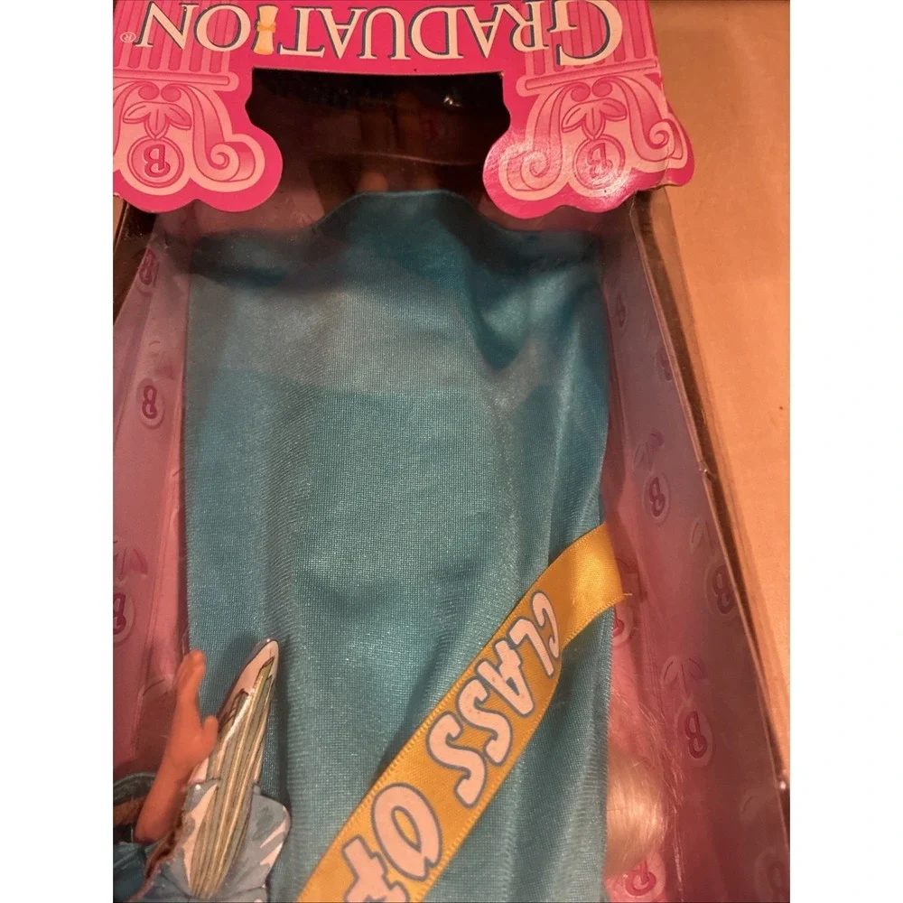 Mattel VTG Class of 1998 Graduation Barbie Doll Blue Gown New In Damaged Box